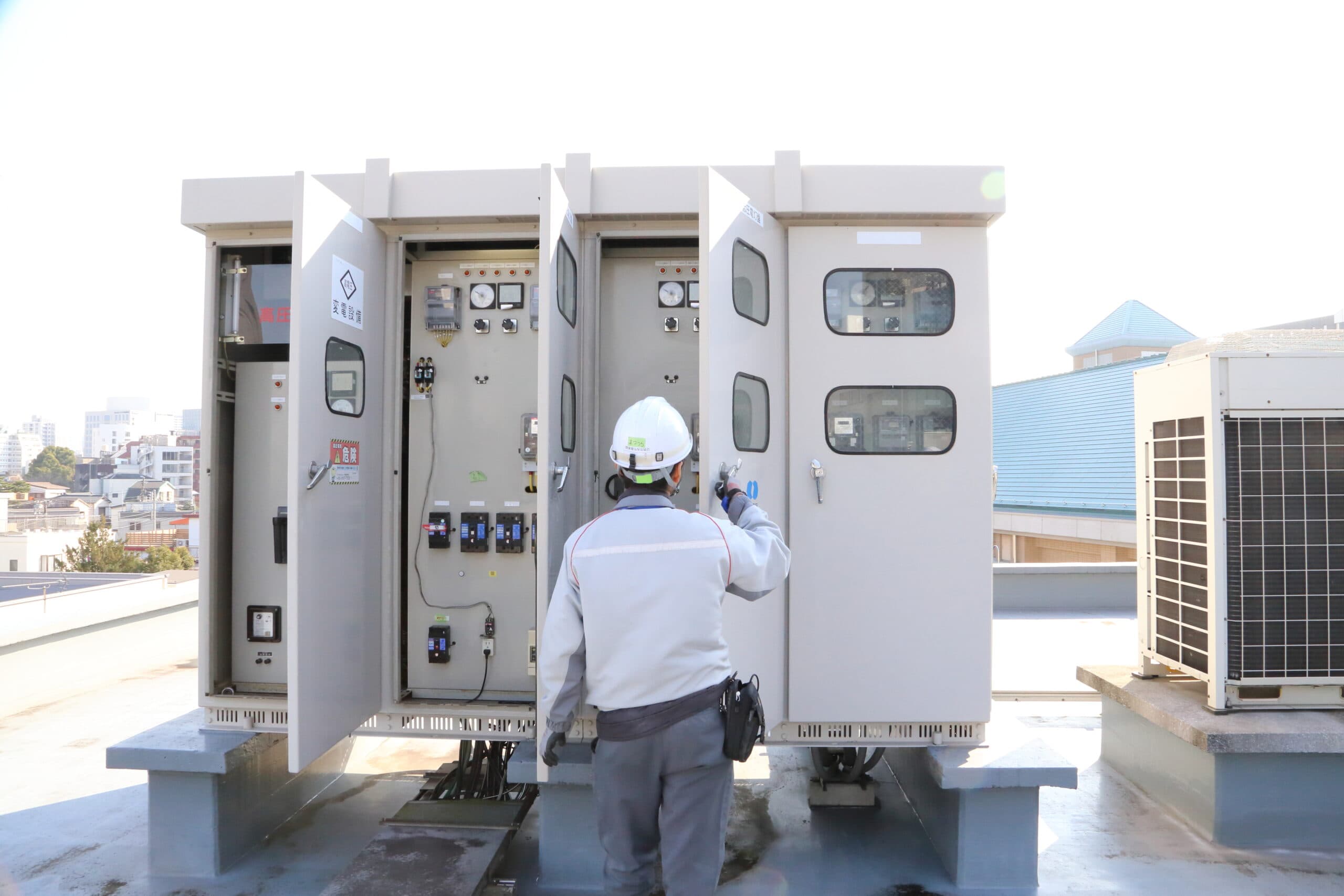 The電気主任技術者